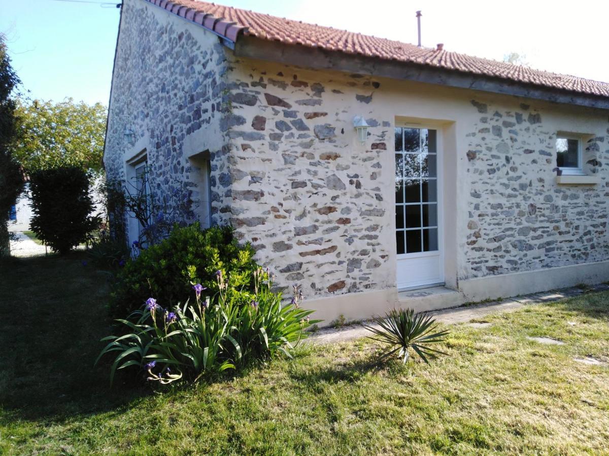 Gite Du Petit Gue Frossay Exteriör bild