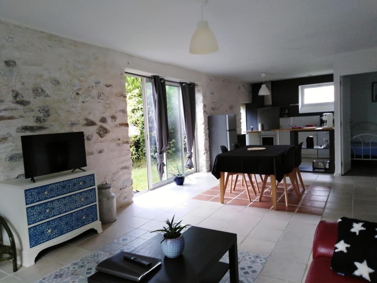 Gite Du Petit Gue Frossay Exteriör bild